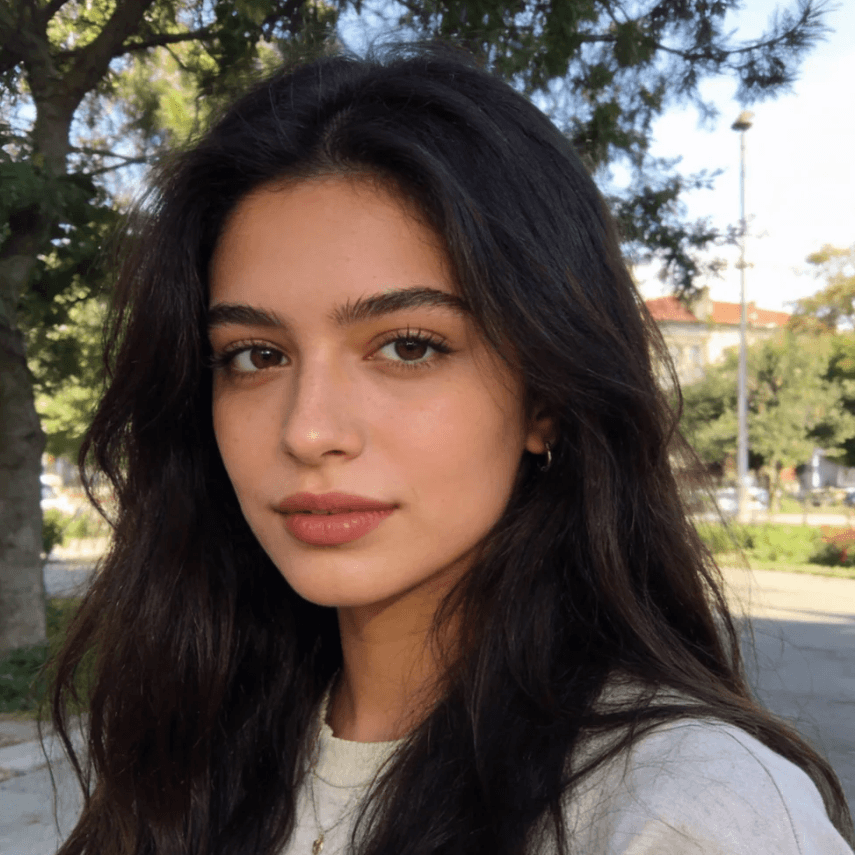 Elif S.